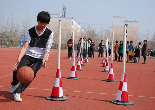 初中去体育学校